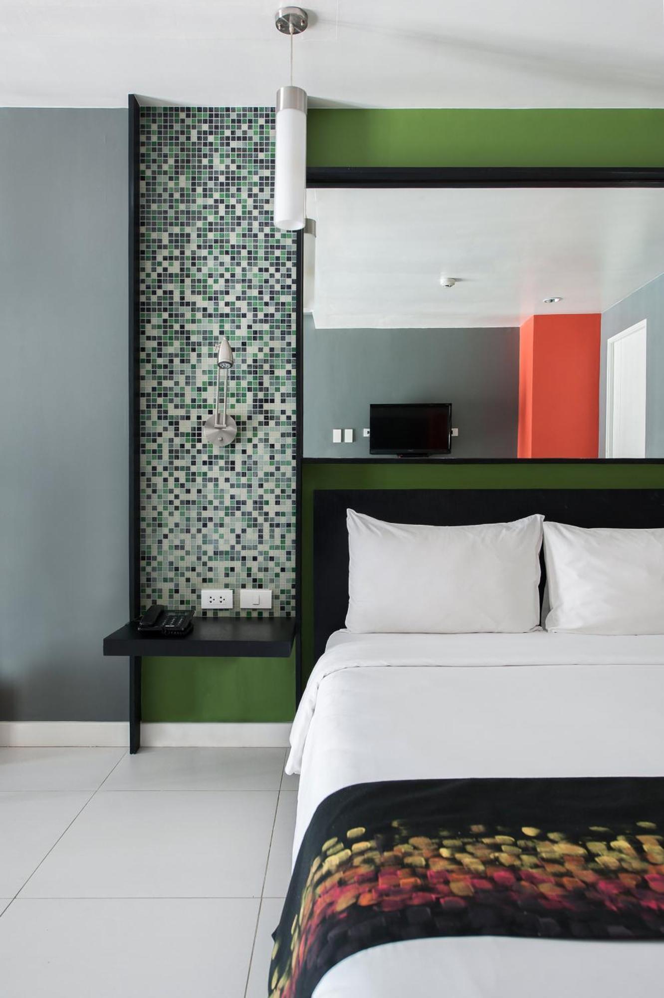 Kl Serviced Residences Managed By Hii Makati City Bagian luar foto