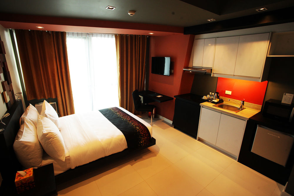 Kl Serviced Residences Managed By Hii Makati City Bagian luar foto